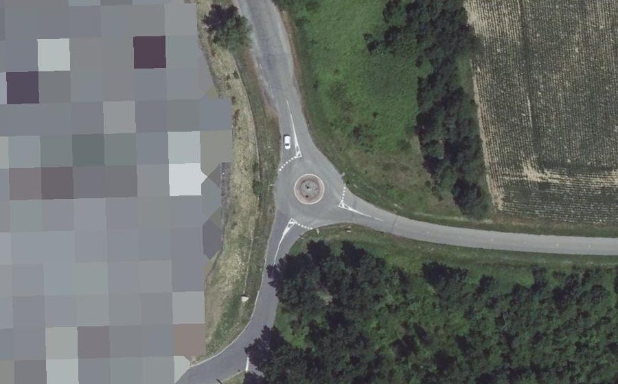 Vue aérienne du Rond-point anonyme n°49571231