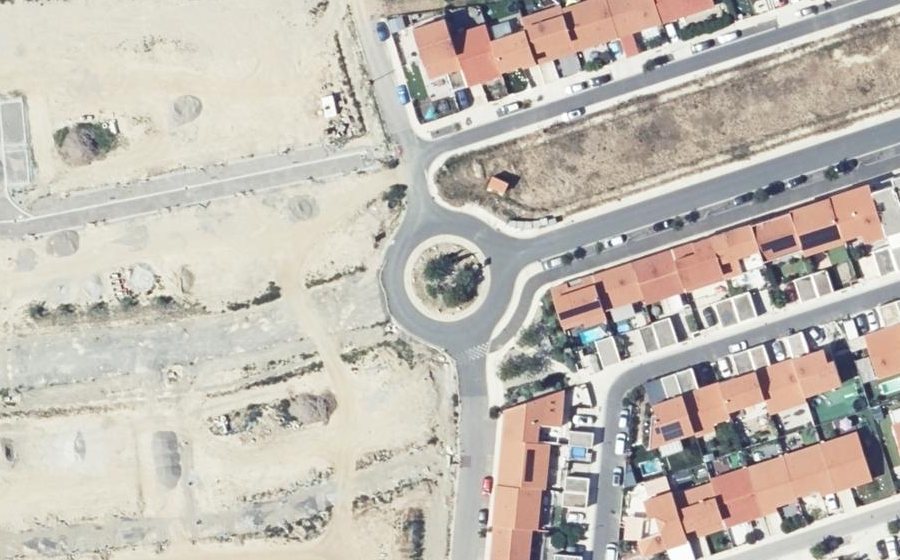 Vue aérienne du Rond-point anonyme n°495758090