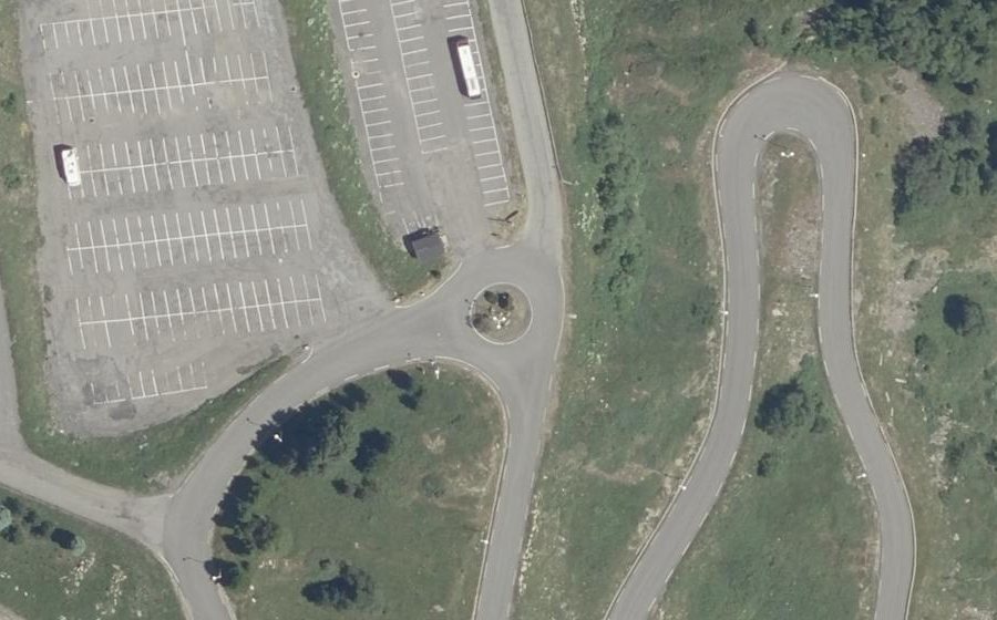 Vue aérienne du Rond-point anonyme n°49599970