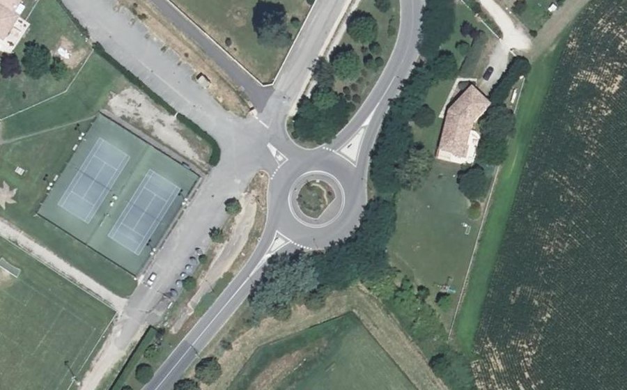 Vue aérienne du Rond-point anonyme n°4961930