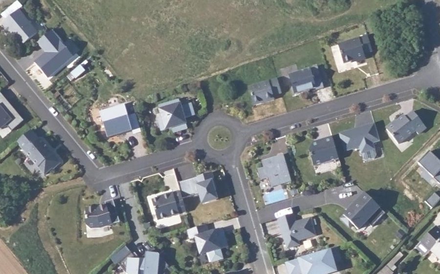 Vue aérienne du Rond-point anonyme n°496221088