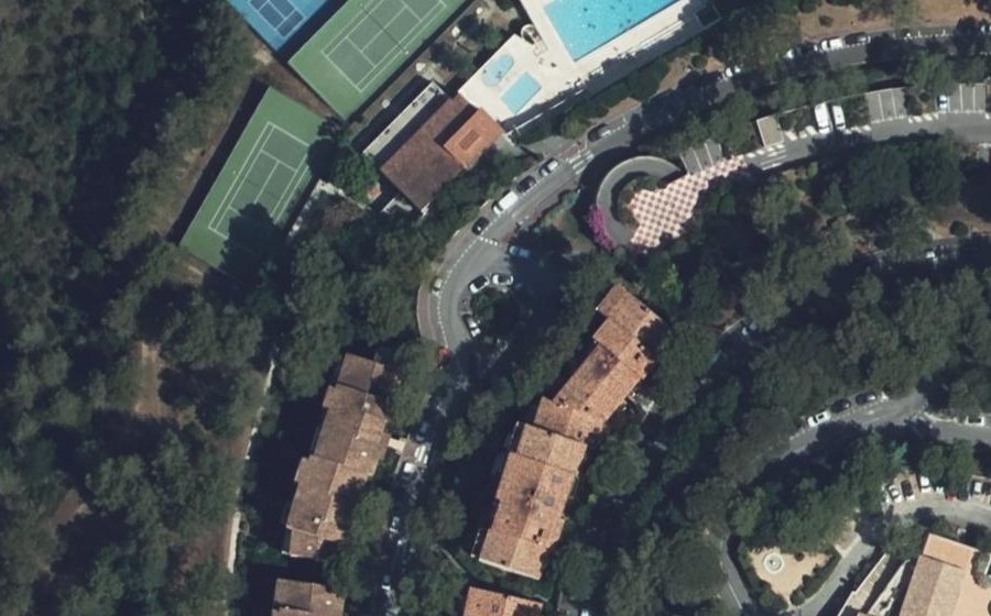 Vue aérienne du Rond-point anonyme n°4963049