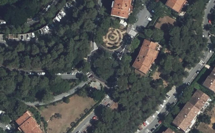 Vue aérienne du Rond-point anonyme n°4963054
