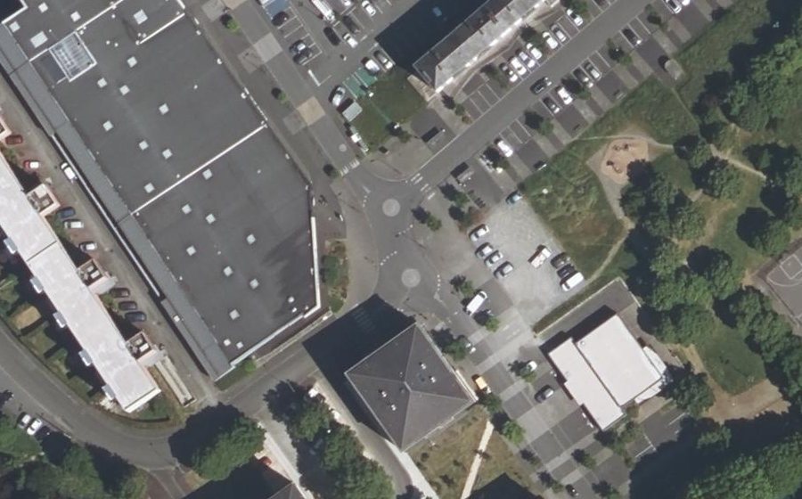 Vue aérienne du Rond-point anonyme n°496406653