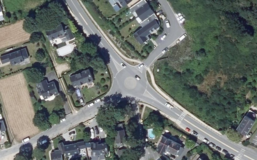 Vue aérienne du Rond-point anonyme n°496494705