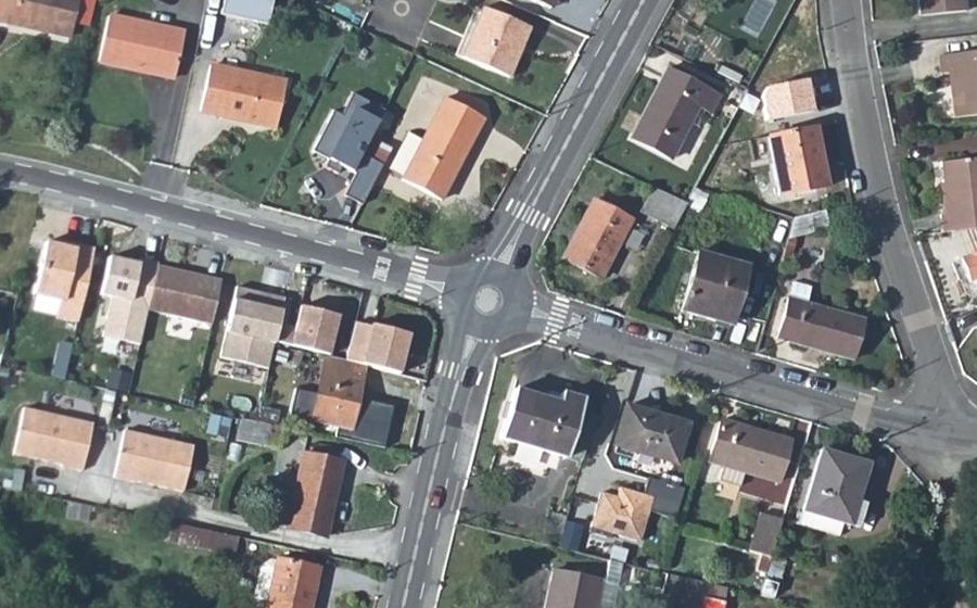 Vue aérienne du Rond-point anonyme n°496509074