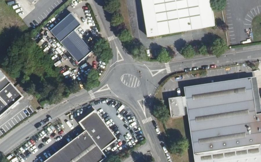 Vue aérienne du Rond-point anonyme n°49687773