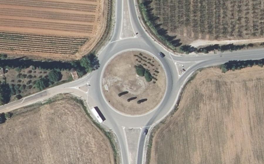 Vue aérienne du Rond-point anonyme n°49732723