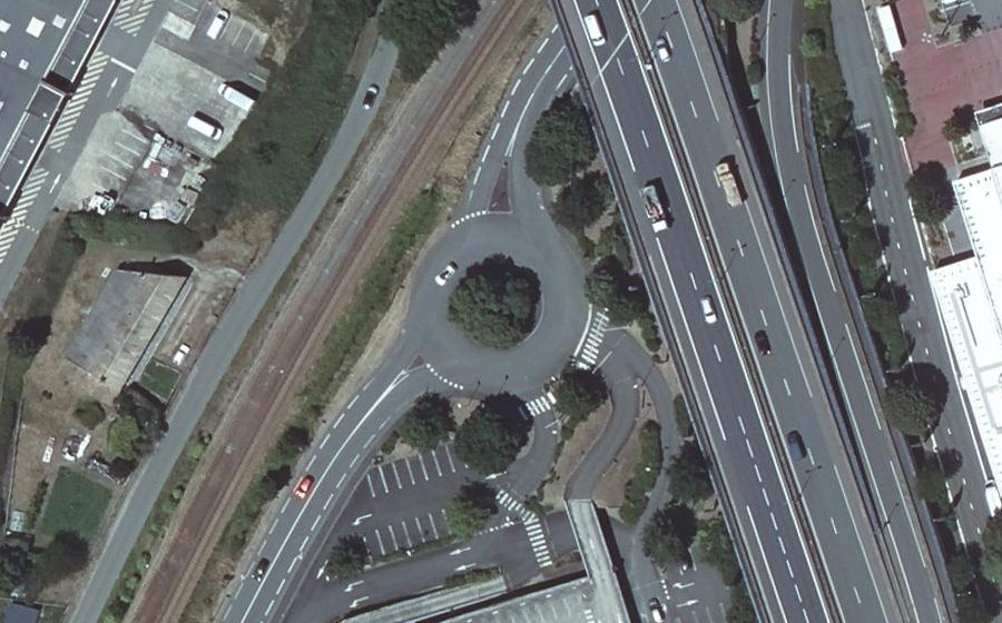 Vue aérienne du Rond-point anonyme n°4976065