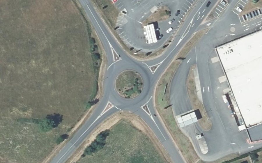Vue aérienne du Rond-point anonyme n°4977363