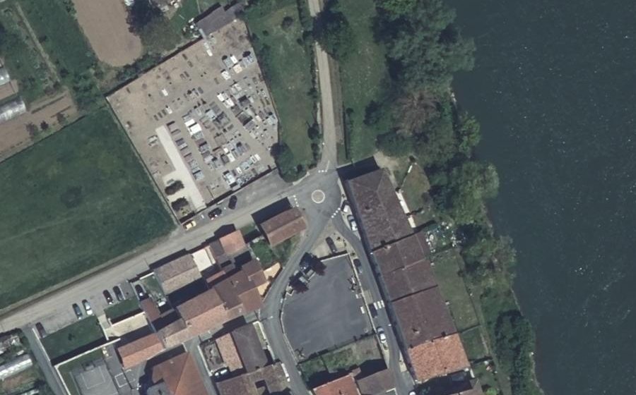 Vue aérienne du Rond-point anonyme n°498022512