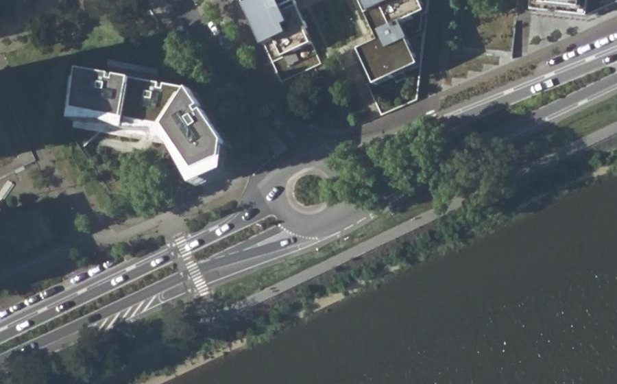 Vue aérienne du Rond-point anonyme n°49808157