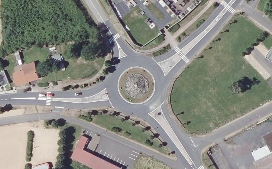 Vue aérienne du Rond-point anonyme n°4982435
