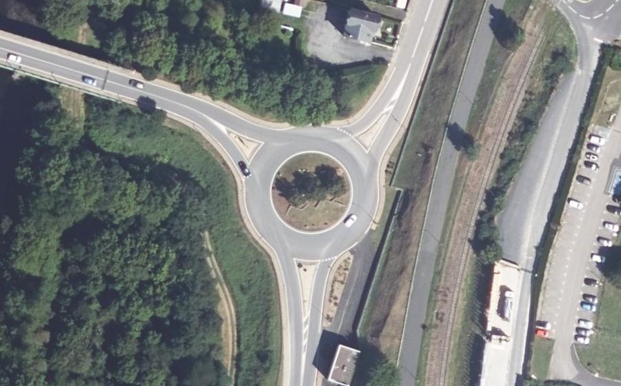 Vue aérienne du Rond-point anonyme n°4984687