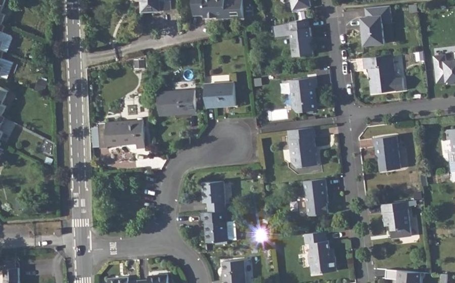 Vue aérienne du Rond-point anonyme n°49875774