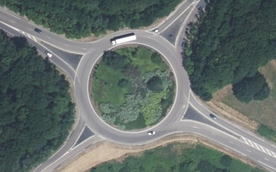 Vue aérienne du Rond-point anonyme n°4992636