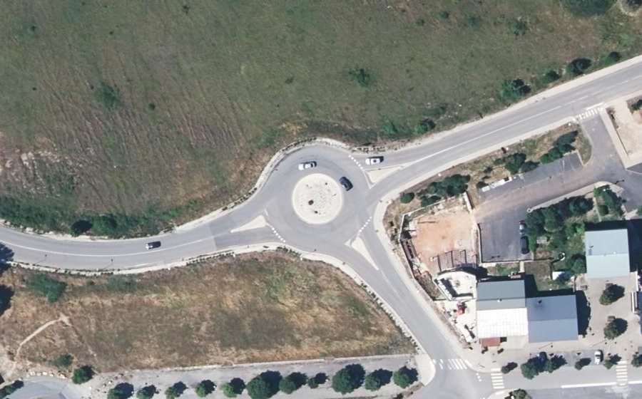 Vue aérienne du Rond-point anonyme n°499451071