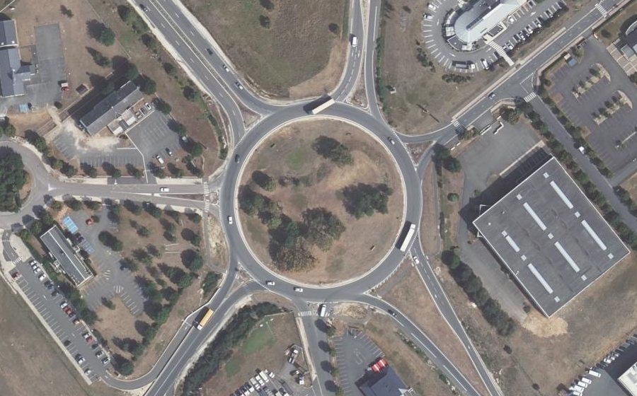 Vue aérienne du Rond-point anonyme n°4995126