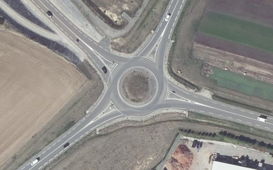 Vue aérienne du Rond-point anonyme n°499517257