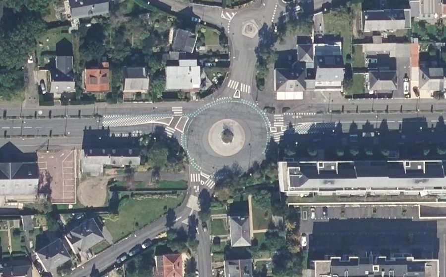 Vue aérienne du Rond-point anonyme n°4999815
