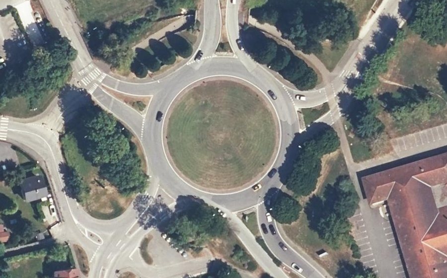 Vue aérienne du Rond-point anonyme n°4999961