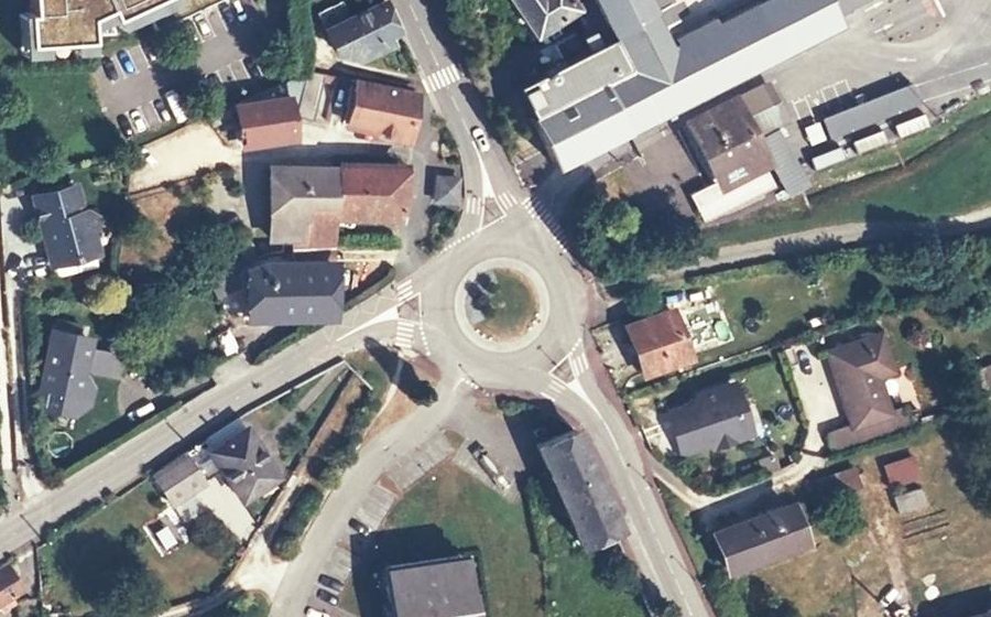 Vue aérienne du Rond-point anonyme n°4999976