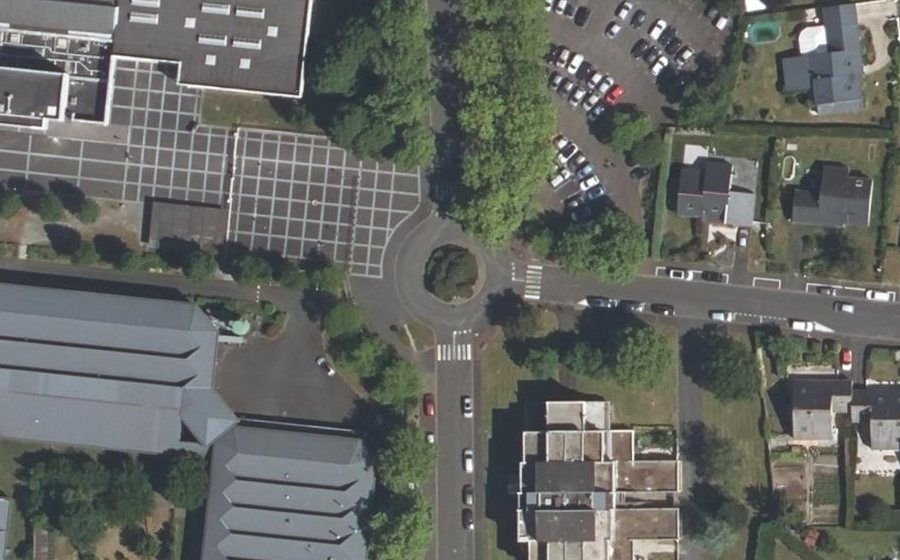 Vue aérienne du Rond-point anonyme n°500276406