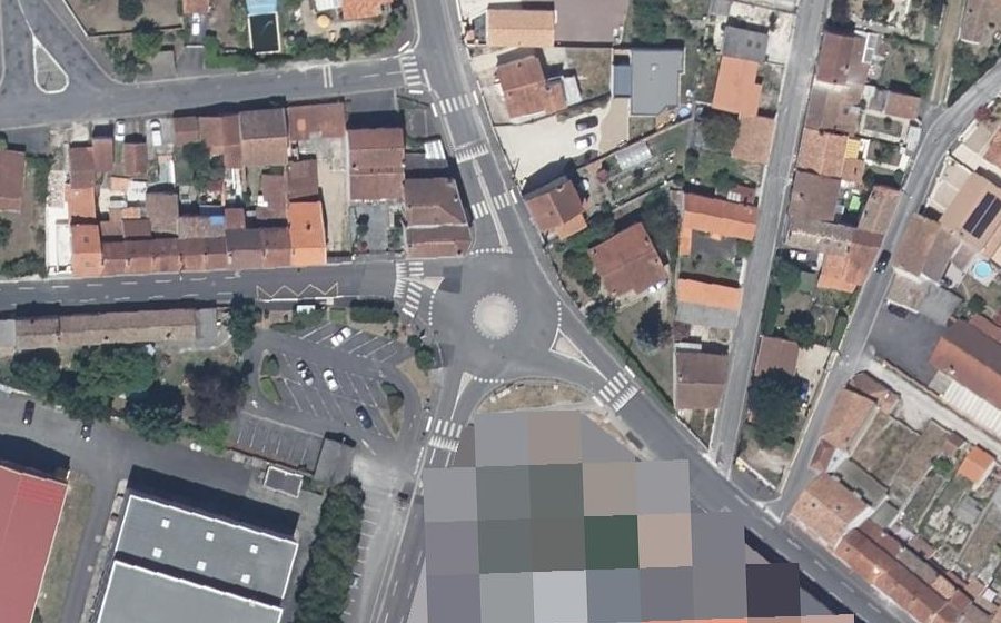 Vue aérienne du Rond-point anonyme n°500471761
