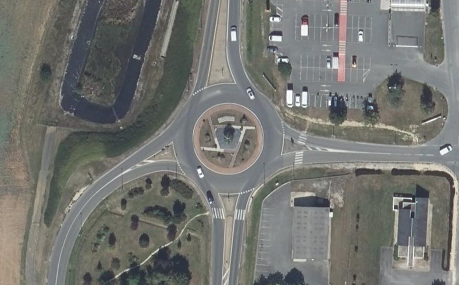 Vue aérienne du Rond-point anonyme n°50058017