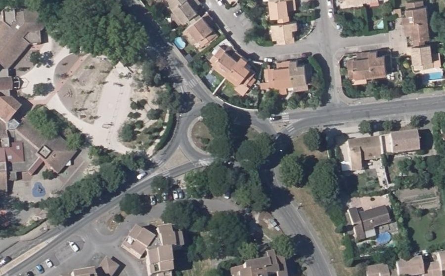 Vue aérienne du Rond-point anonyme n°50059101