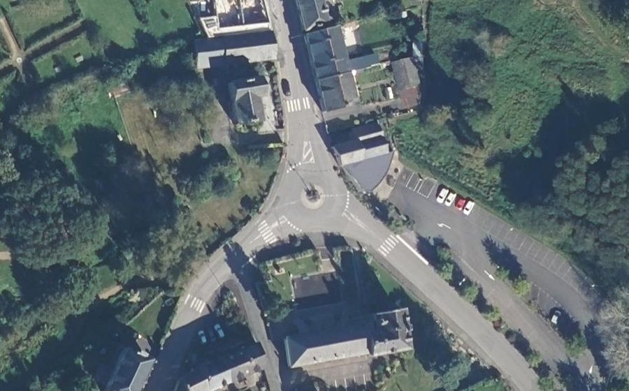 Vue aérienne du Rond-point anonyme n°500665827