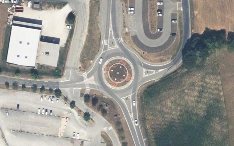 Vue aérienne du Rond-point anonyme n°500708198
