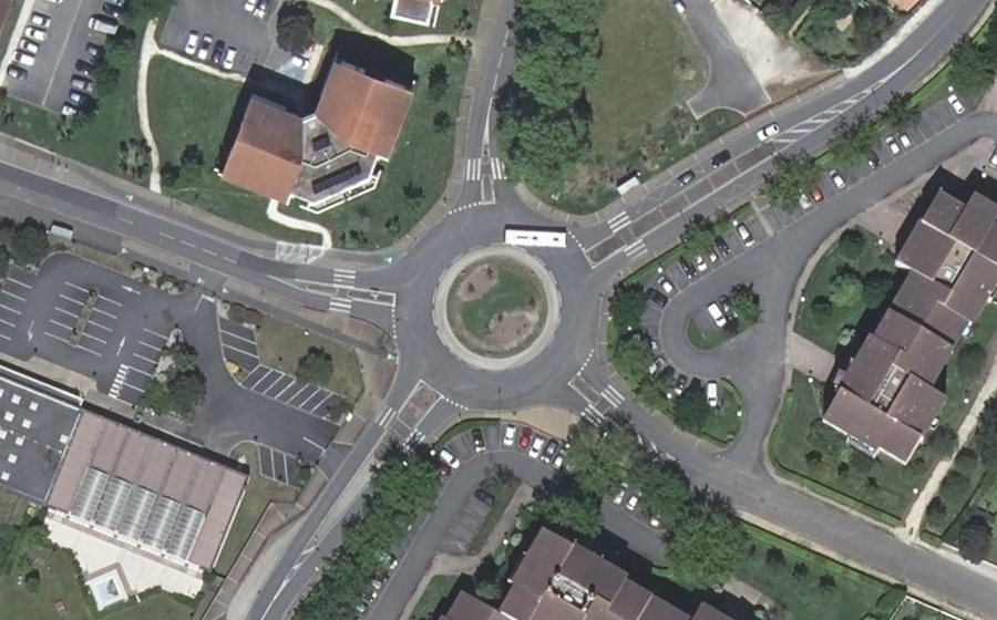 Vue aérienne du Rond-point anonyme n°50083737