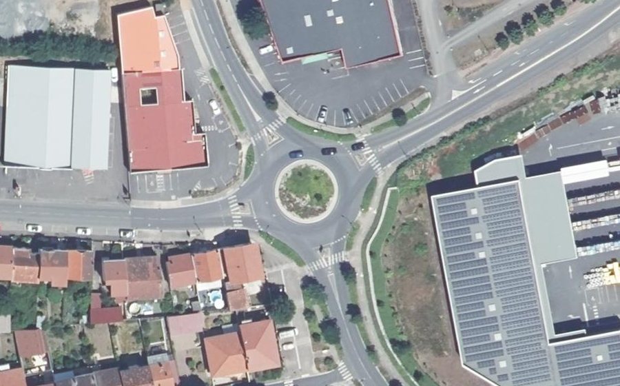 Vue aérienne du Rond-point anonyme n°500989858