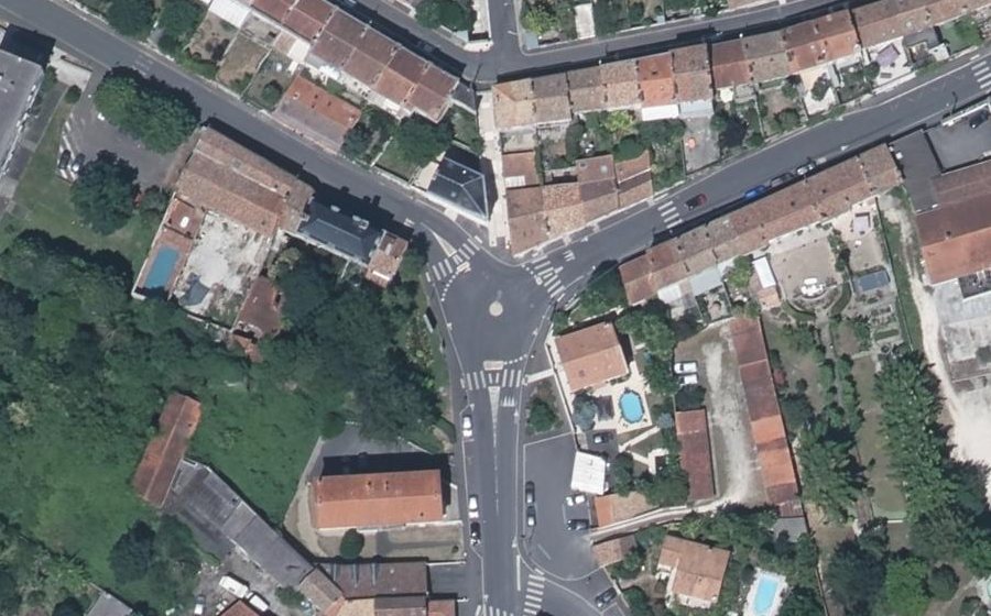 Vue aérienne du Rond-point anonyme n°501083555
