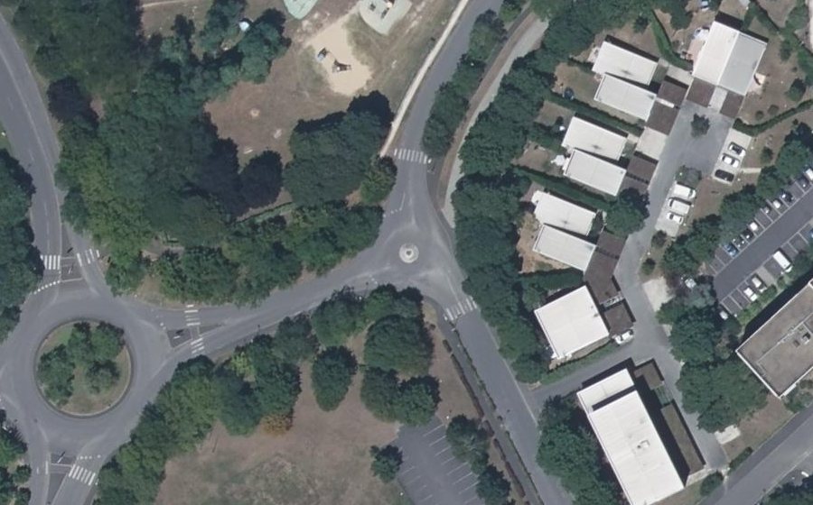 Vue aérienne du Rond-point anonyme n°501083567