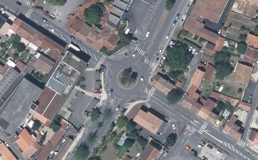 Vue aérienne du Rond-point anonyme n°501111102