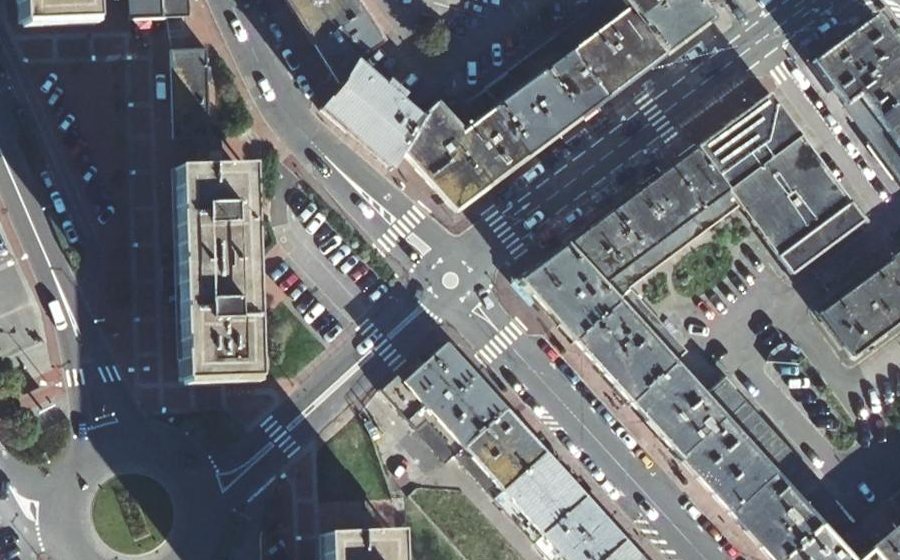 Vue aérienne du Rond-point anonyme n°501242826