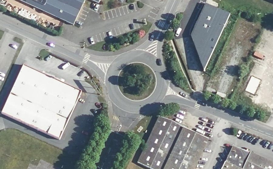Vue aérienne du Rond-point anonyme n°50130608