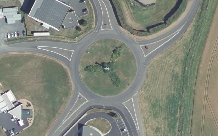 Vue aérienne du Rond-point anonyme n°50132889