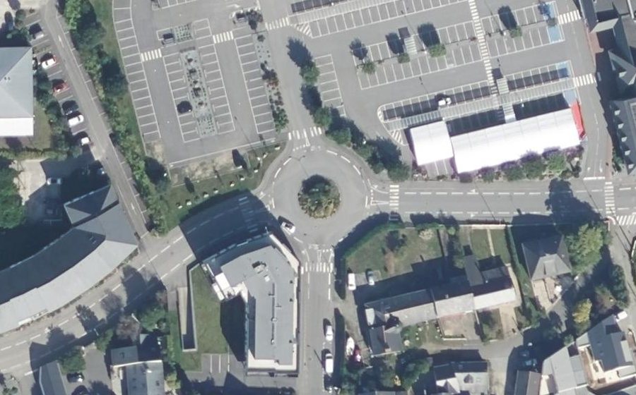 Vue aérienne du Rond-point anonyme n°50158833