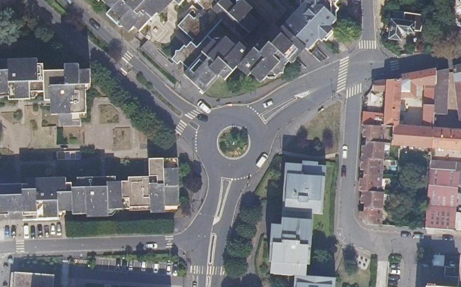 Vue aérienne du Rond-point anonyme n°50185785