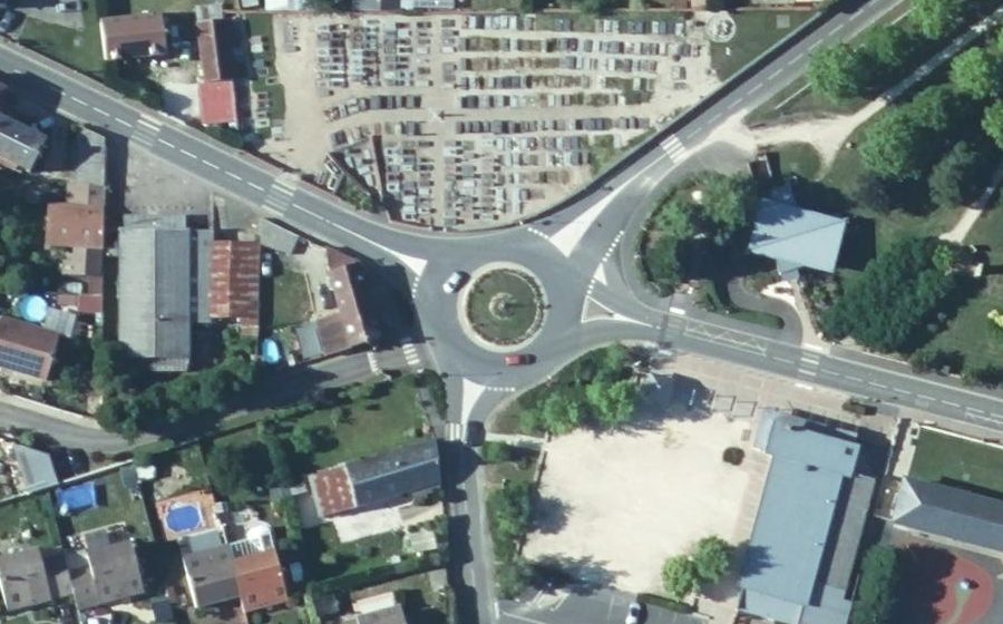 Vue aérienne du Rond-point anonyme n°502143255