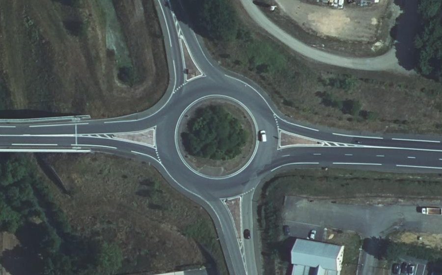 Vue aérienne du Rond-point anonyme n°502175176