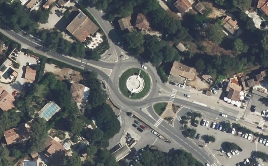 Vue aérienne du Round-point des Pouveries