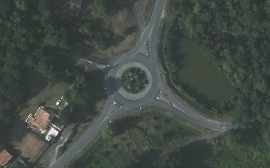Vue aérienne du Rond-point anonyme n°50224036