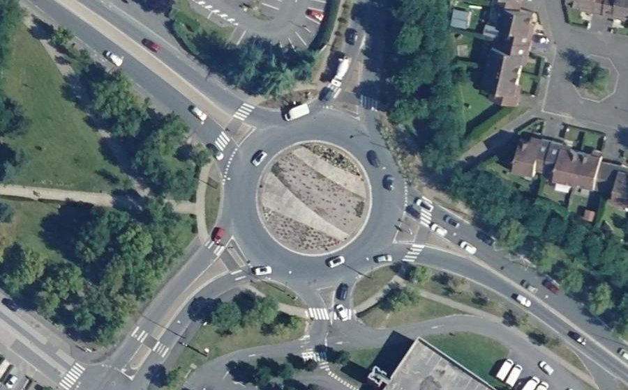 Vue aérienne du Rond-point anonyme n°50228296