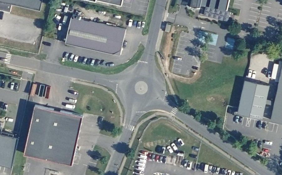 Vue aérienne du Rond-point anonyme n°50228826