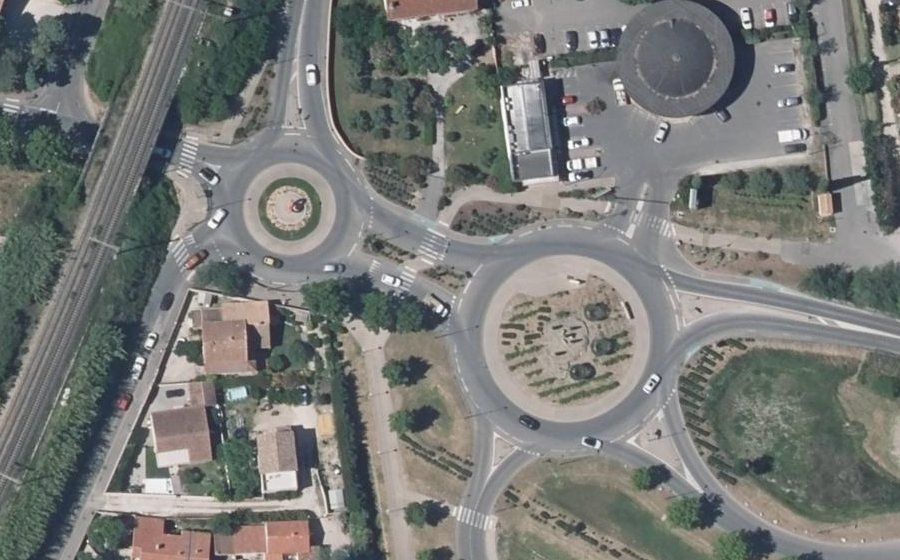Vue aérienne du Rond-point anonyme n°50234911