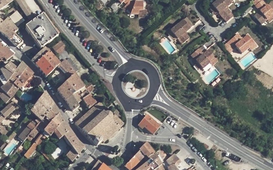 Vue aérienne du Rond-point anonyme n°5024163